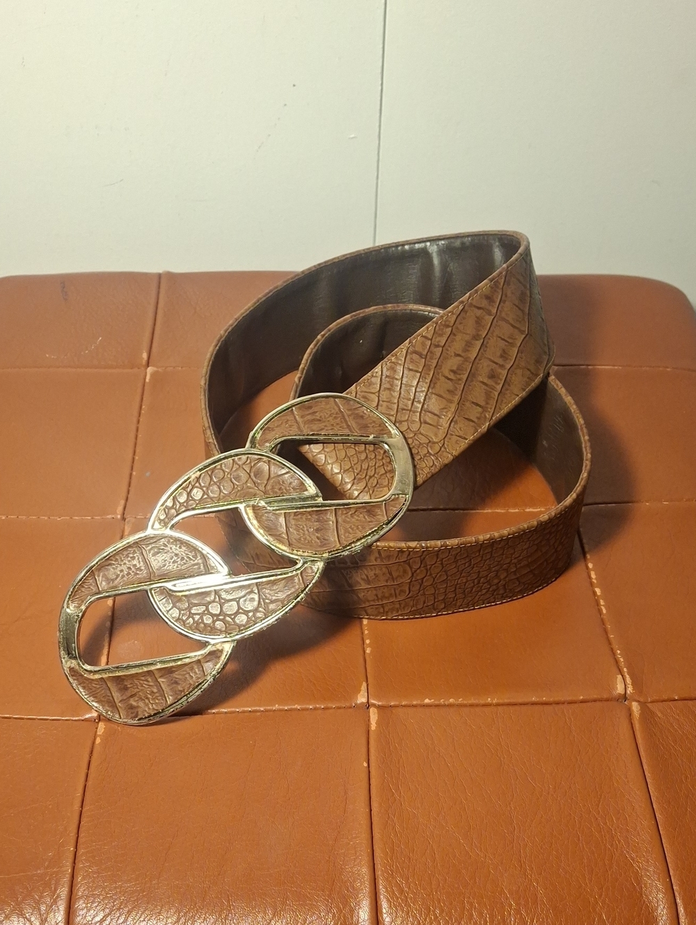 Vintage Source Unknown Brown Croc-Embossed Belt with Gold Link Buckle